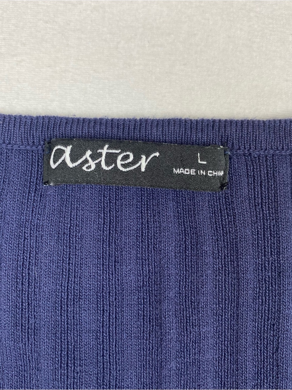 Slim Ribbed V-Neck Sweater in Navy - Picture 3 of 5